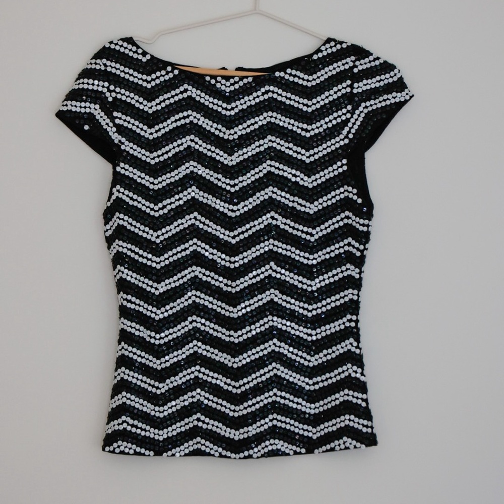 Alice and Olivia Chevron Sequin top size S/P
